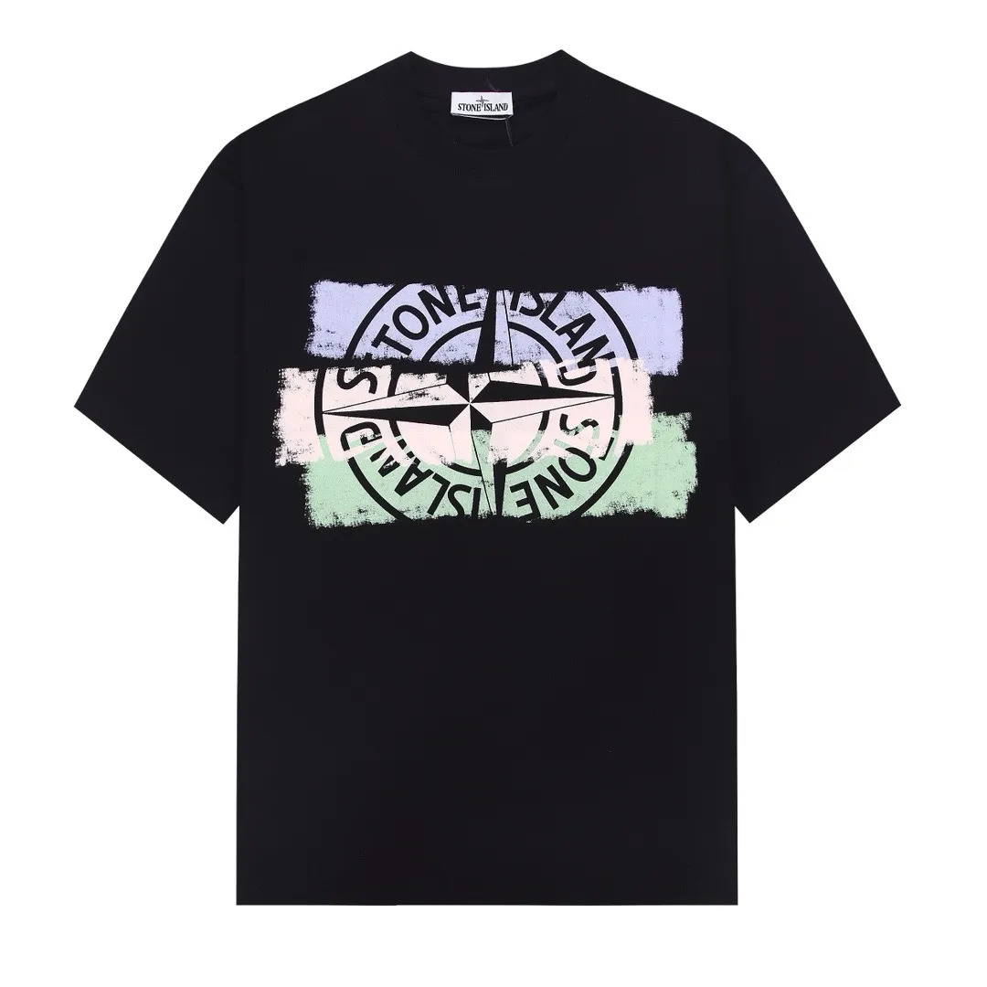 W686#P110💰 2025🆕 Stone lsland/Stone Island Rome Milan Florence city limited edition logo printed short-sleeved T-shirt ⚠️[Original creation with high control of details] - Made of 260 grams of combed cotton double yarn, soft and comfortable to the touch, sweat-absorbent and breathable. - Simple basic and versatile style, original single quality, the first choice for couples. - Made by a large factory, four needles and five threads on the shoulder, neatly arranged High-quality workmanship. - Same style for men and women, very versatile, one piece for each person, details are clearly visible. Color: Black White Size: M L